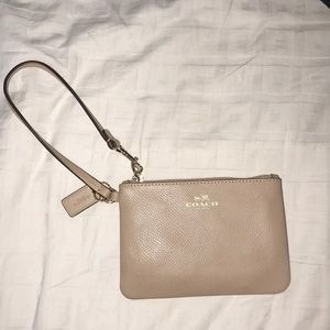 USED ONCE ⭐️ Coach wristlet
